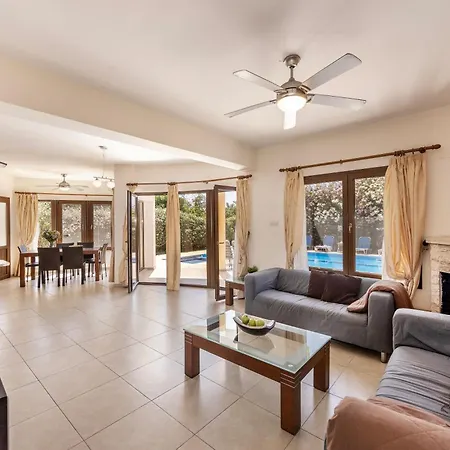 Tsikkos Dio Villa Limassol