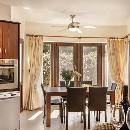 Tsikkos Dio * Limassol