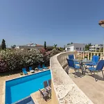 Villa Tsikkos Dio *